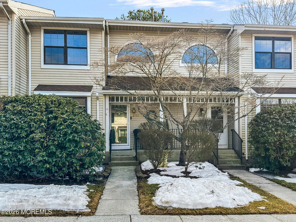 2003 Meadowlands Court, Toms River, NJ 08755