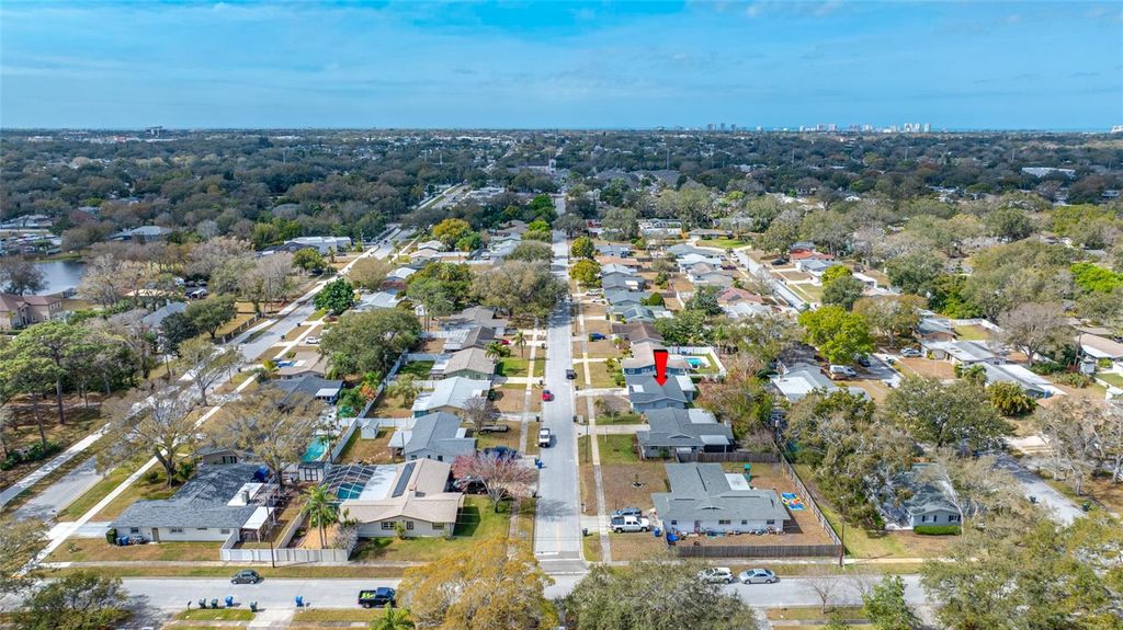 Image 11 of property listing at 1730 IDLE DRIVE, Clearwater, FL 33756