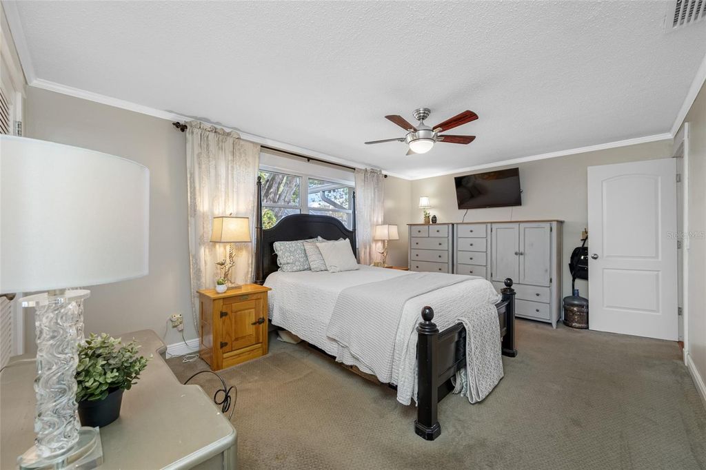 Image 34 of property listing at 1730 IDLE DRIVE, Clearwater, FL 33756