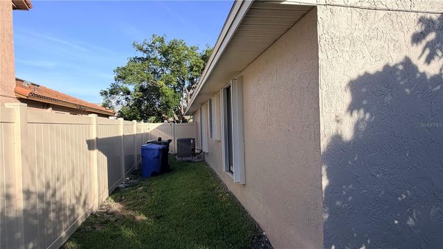 11803 CLASSIC LAKE WAY, Tampa, FL 33635