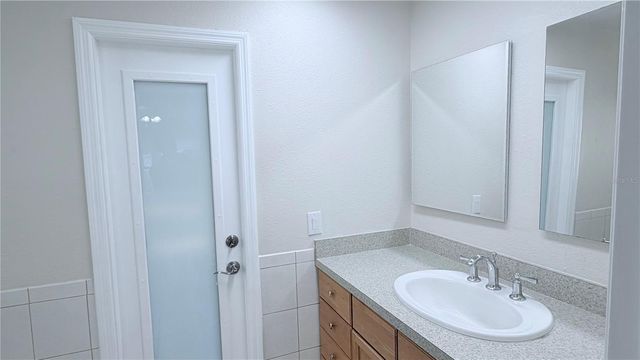 11803 CLASSIC LAKE WAY, Tampa, FL 33635