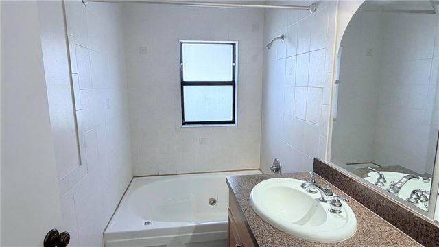 11803 CLASSIC LAKE WAY, Tampa, FL 33635