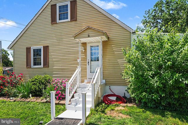 1745 MAPLE AVE, Hatfield, PA 19440