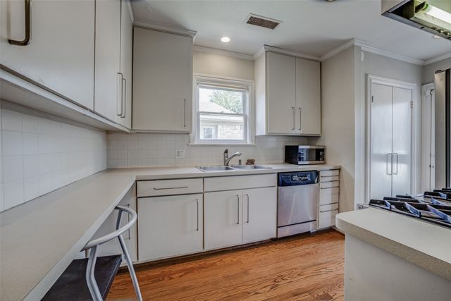 6423 Velasco Avenue, Dallas, TX 75214