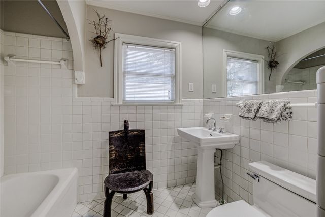 6423 Velasco Avenue, Dallas, TX 75214