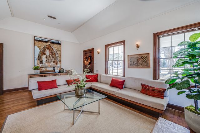 6423 Velasco Avenue, Dallas, TX 75214