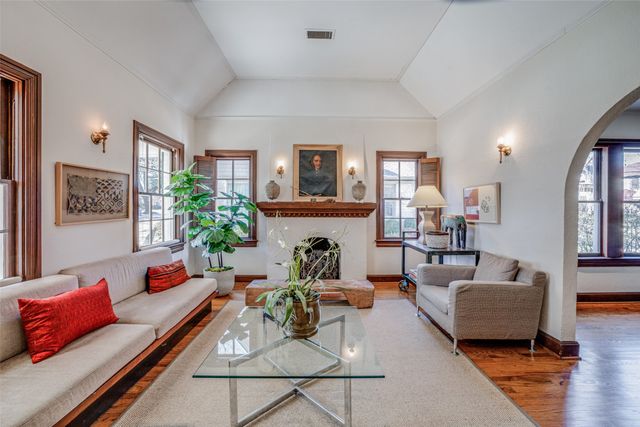 6423 Velasco Avenue, Dallas, TX 75214