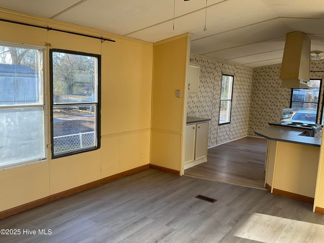 424 Daly Street, Midway Park, NC 28544