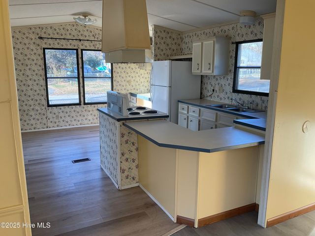 424 Daly Street, Midway Park, NC 28544