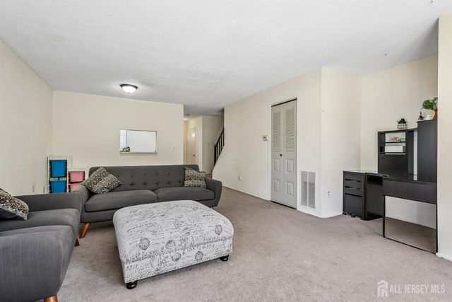 289 Bromley Place, East Brunswick, NJ 08816