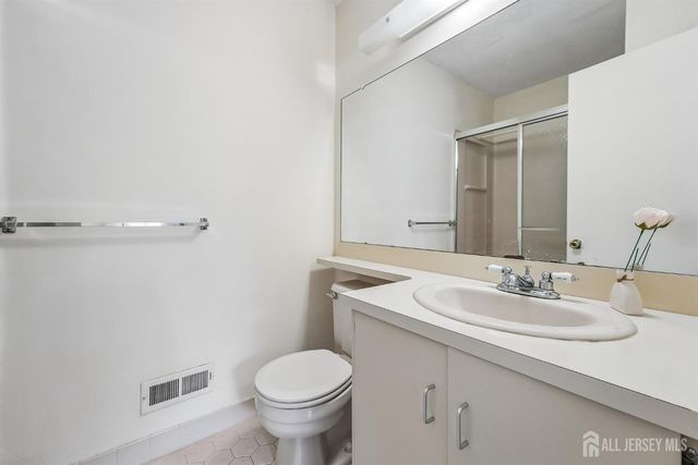 289 Bromley Place, East Brunswick, NJ 08816