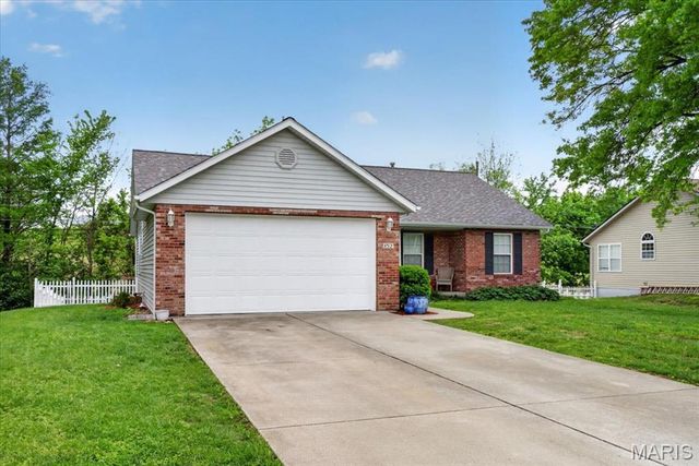 152 Gall Road, Columbia, IL 62236