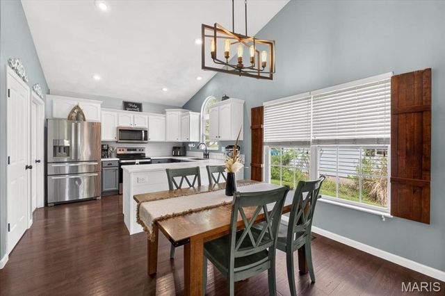 152 Gall Road, Columbia, IL 62236
