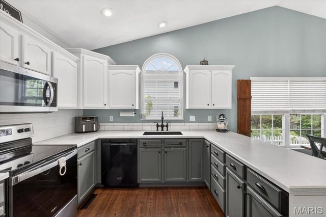 152 Gall Road, Columbia, IL 62236