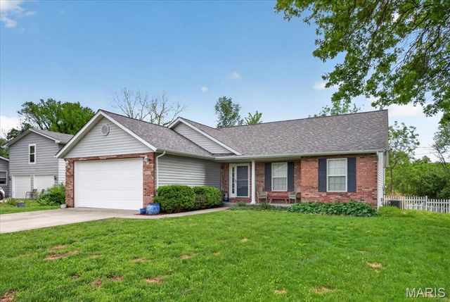 152 Gall Road, Columbia, IL 62236