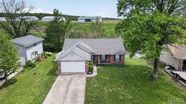 152 Gall Road, Columbia, IL 62236