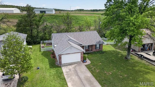 152 Gall Road, Columbia, IL 62236