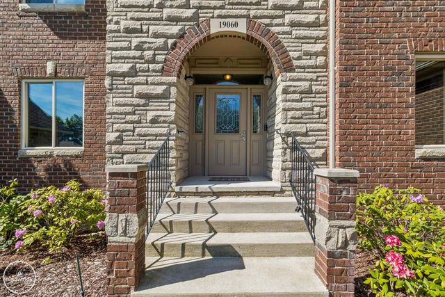 19060 Bedford Drive, Clinton Twp, MI 48038