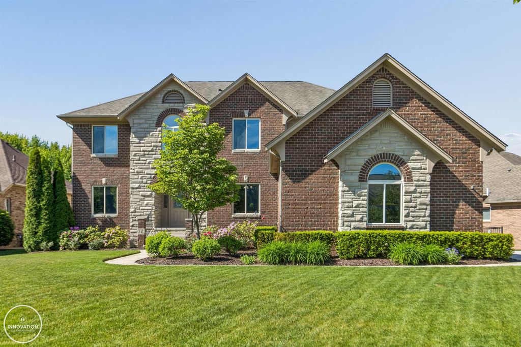 19060 Bedford Drive, Clinton Twp, MI 48038