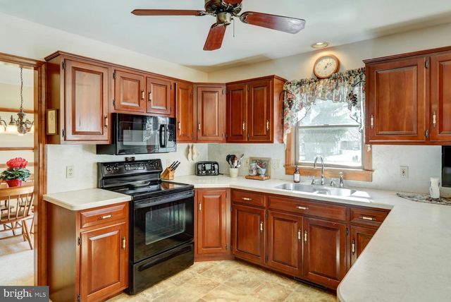 3880 NOLT RD, Landisville, PA 17538