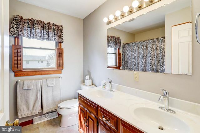 3880 NOLT RD, Landisville, PA 17538