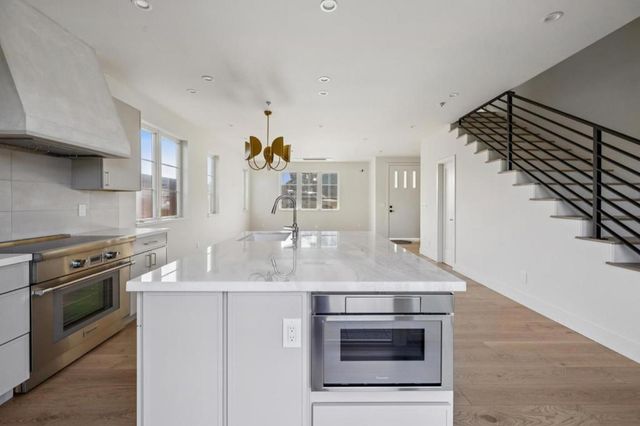 577 Creekside Court, Half Moon Bay, CA 94019