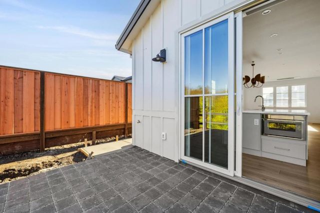 577 Creekside Court, Half Moon Bay, CA 94019