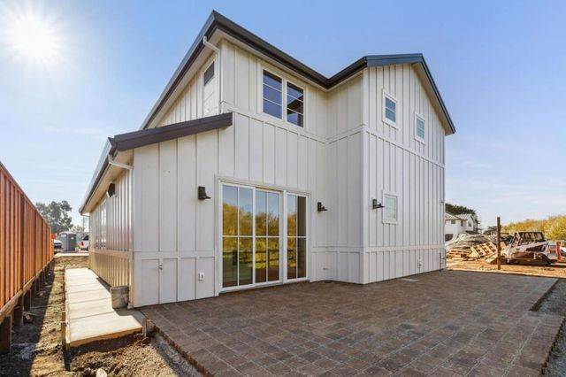 577 Creekside Court, Half Moon Bay, CA 94019