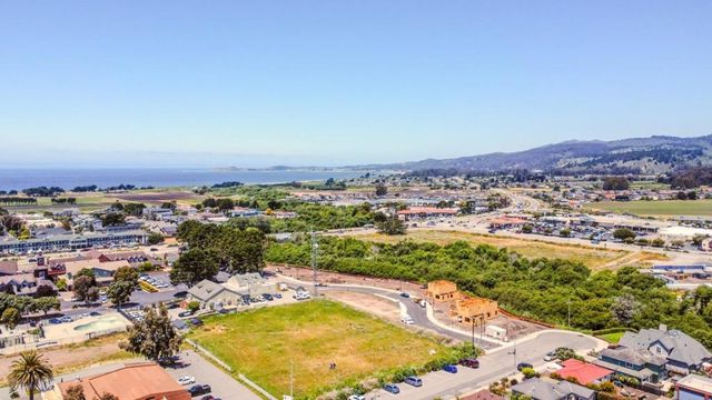 577 Creekside Court, Half Moon Bay, CA 94019
