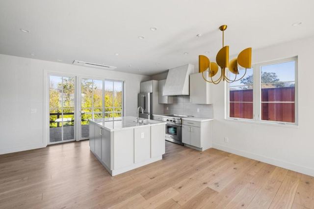 577 Creekside Court, Half Moon Bay, CA 94019