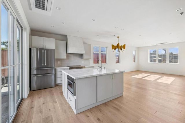 577 Creekside Court, Half Moon Bay, CA 94019