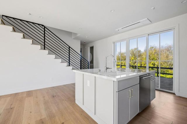 577 Creekside Court, Half Moon Bay, CA 94019