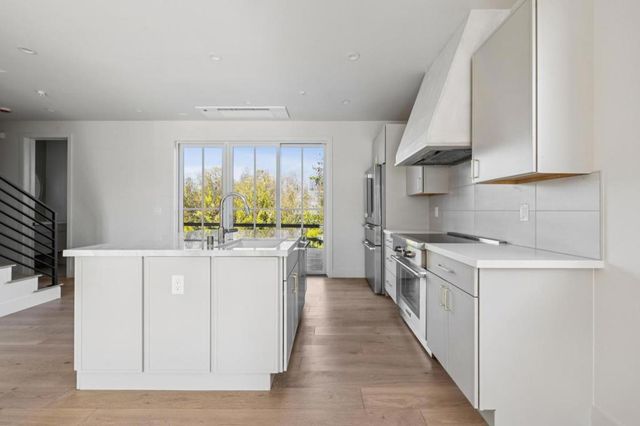 577 Creekside Court, Half Moon Bay, CA 94019