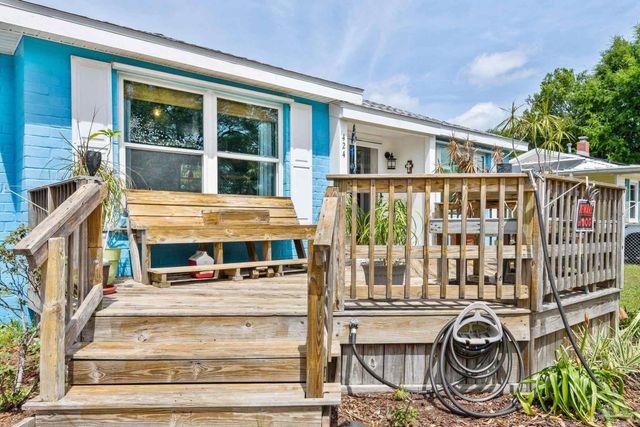 424 Gibbs Rd, Pensacola, FL 32507