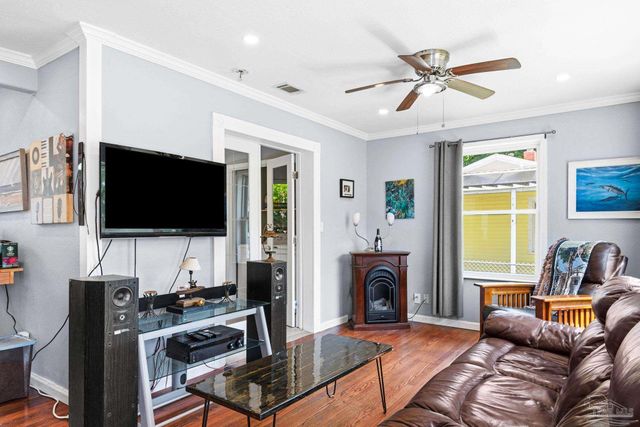 424 Gibbs Rd, Pensacola, FL 32507