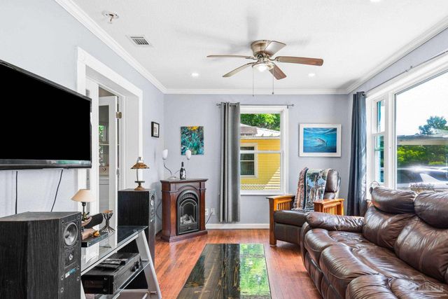 424 Gibbs Rd, Pensacola, FL 32507
