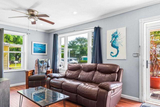 424 Gibbs Rd, Pensacola, FL 32507