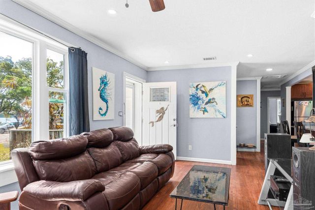 424 Gibbs Rd, Pensacola, FL 32507