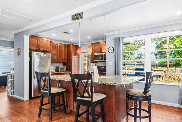 424 Gibbs Rd, Pensacola, FL 32507