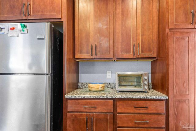 424 Gibbs Rd, Pensacola, FL 32507