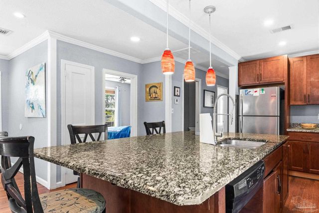 424 Gibbs Rd, Pensacola, FL 32507