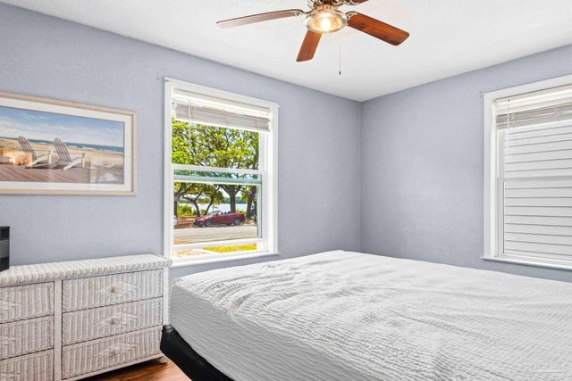 424 Gibbs Rd, Pensacola, FL 32507