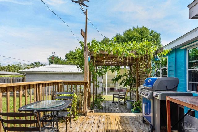 424 Gibbs Rd, Pensacola, FL 32507
