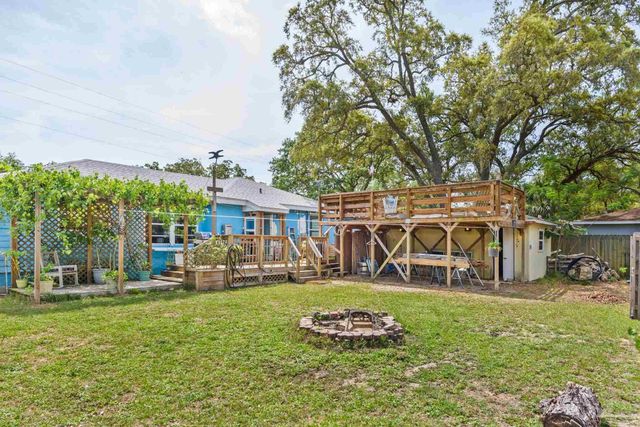 424 Gibbs Rd, Pensacola, FL 32507