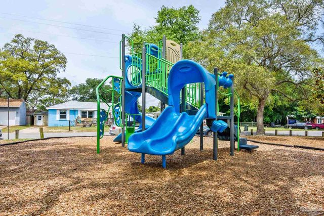 424 Gibbs Rd, Pensacola, FL 32507