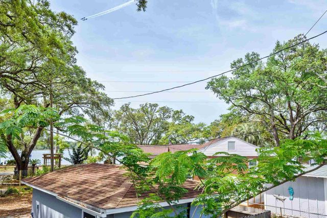 424 Gibbs Rd, Pensacola, FL 32507
