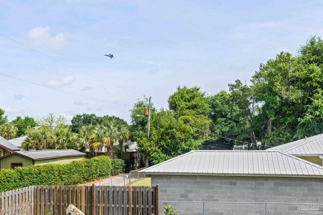 424 Gibbs Rd, Pensacola, FL 32507