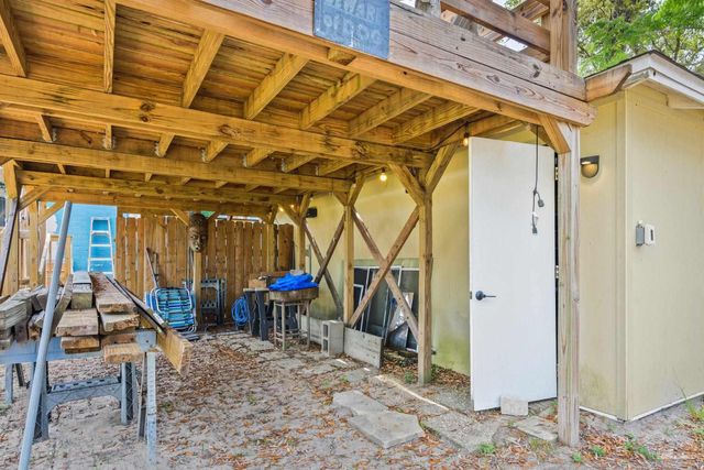 424 Gibbs Rd, Pensacola, FL 32507