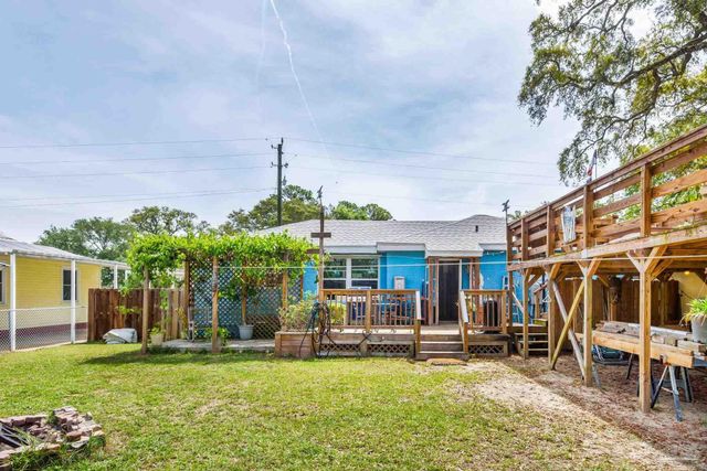 424 Gibbs Rd, Pensacola, FL 32507