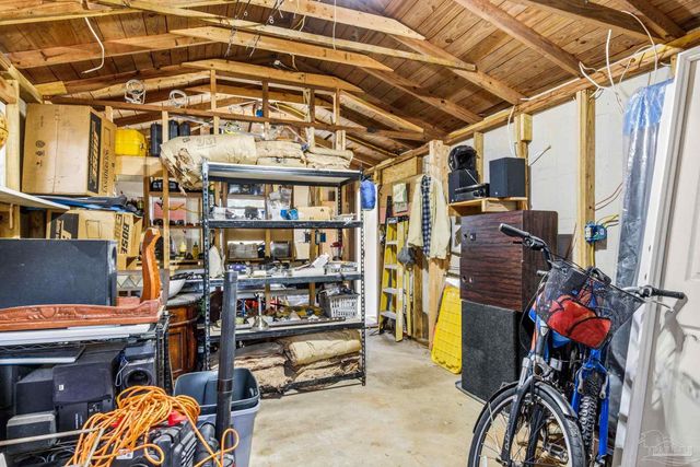 424 Gibbs Rd, Pensacola, FL 32507